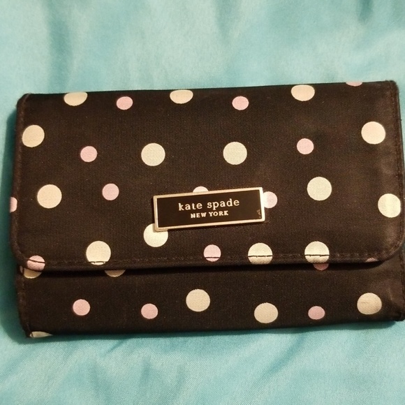 kate spade Handbags - Kate Spade Wallet in Great Condition
